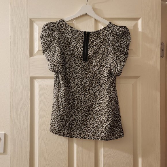 Architectural/Puffed Short Sleeve Blouse - Picture 3 of 5